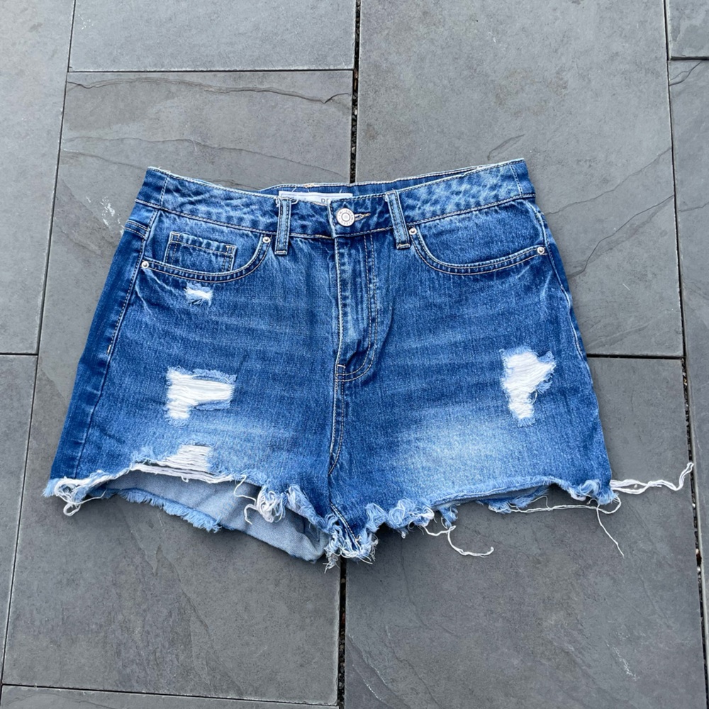 YMI High Rise Dream Fit‎ Distressed Denim Shorts Sz 9/29 Waist